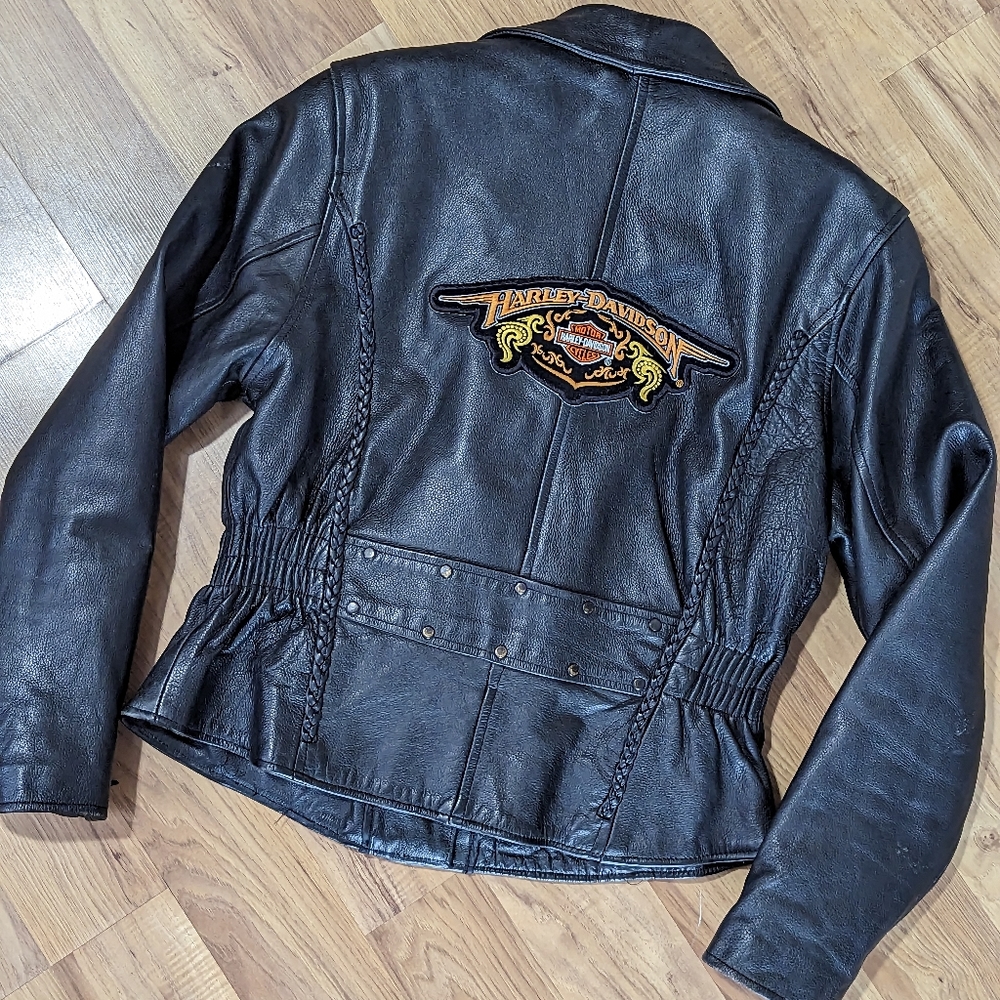 Leather Jacket! - Picture 2 of 9